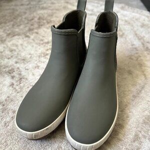Sperry Torrent Ankle Boot Women's Olive Green Waterproof Pull On 4" Heel Shoes